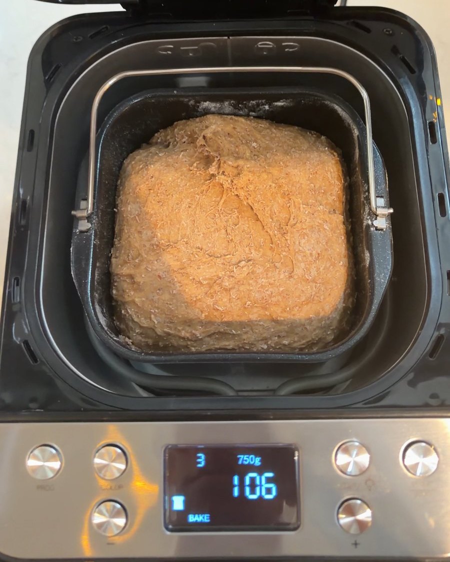 Display van de Oppie-broodbakmachine met programma 3 en broodmaat 750 gram